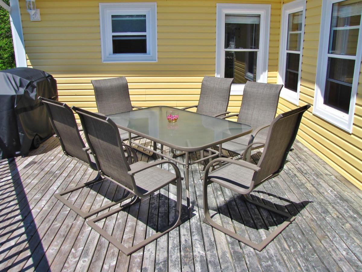 Larinda'S Landing Oceanfront Cottages Halifax Kültér fotó