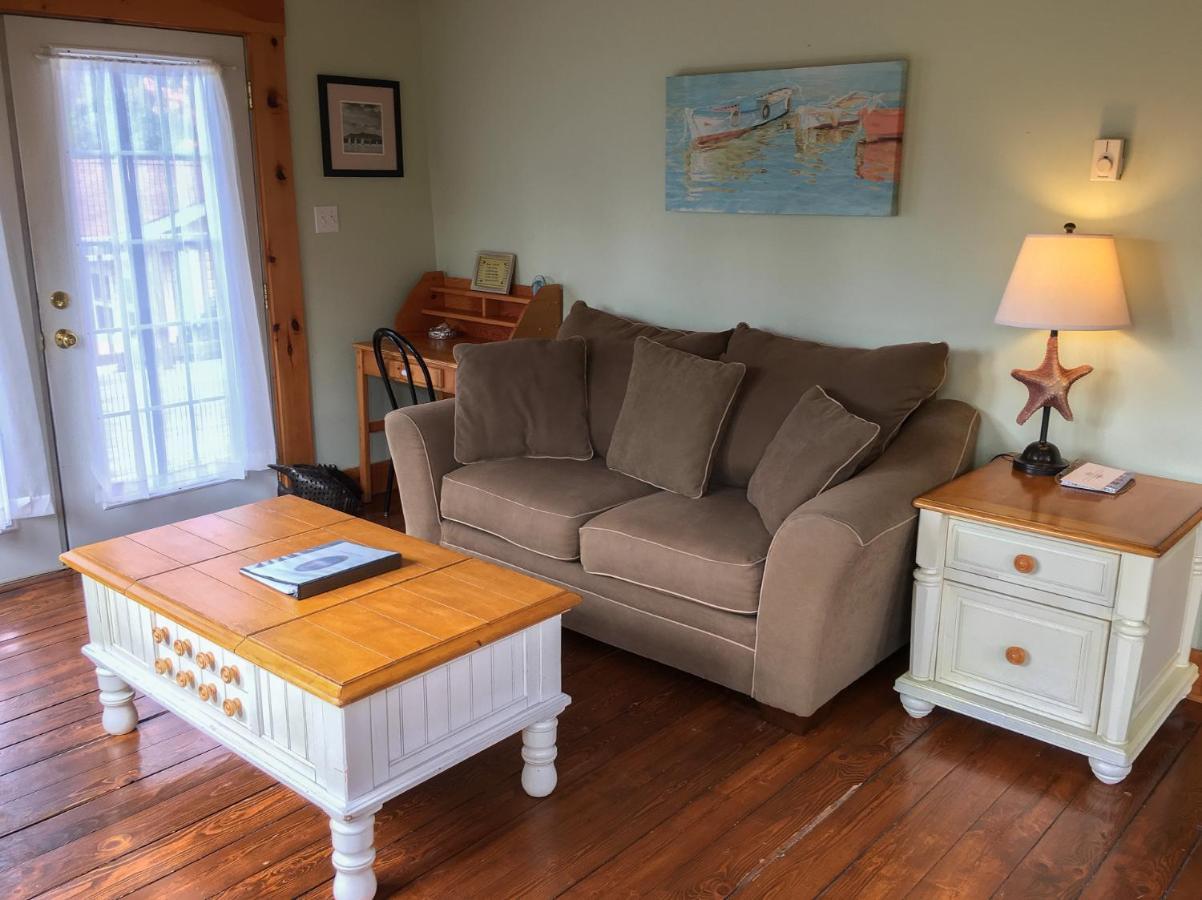 Larinda'S Landing Oceanfront Cottages Halifax Kültér fotó