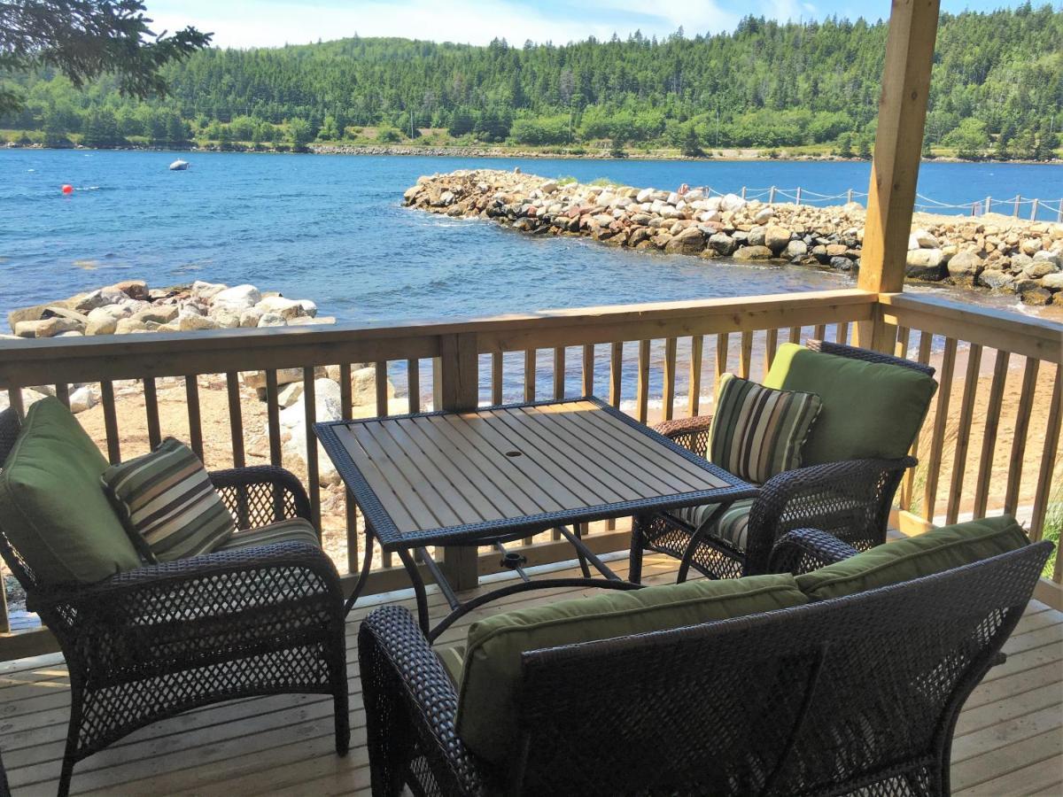 Larinda'S Landing Oceanfront Cottages Halifax Kültér fotó