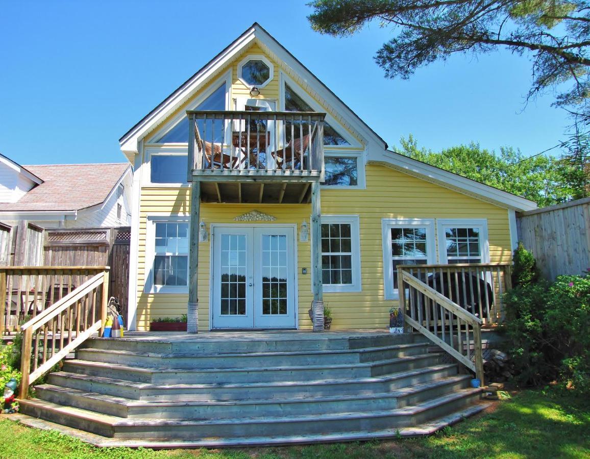 Larinda'S Landing Oceanfront Cottages Halifax Kültér fotó